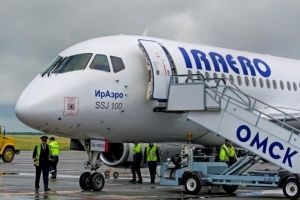 «ИрАэро» вновь задержала омский рейс 