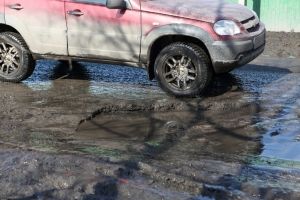 Журналисты «России 24» ужаснулись от состояния дороги на Степанца