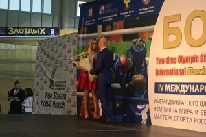 Омский боксер Тищенко начал свой турнир с признания перед женой