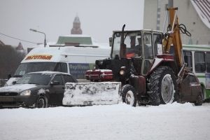 Омск рискует остаться к зиме без 62 единиц новой снегоуборочной техники