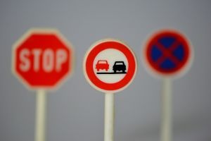 В Омске установят 180 новых дорожных знаков