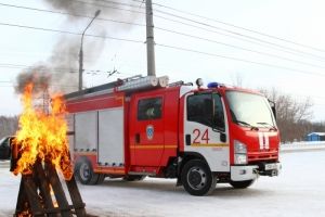 На вооружение омских пожарных поступил уникальный мини-автомобиль