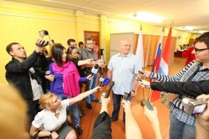 Омские журналисты хотят расспросить губернатора Назарова о смене мэра