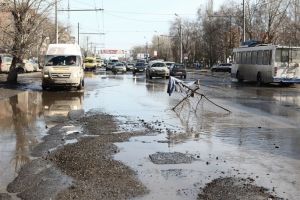 Омские власти хотят, чтобы минимум 40% омичей были удовлетворены качеством дорог