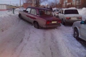 Застрявший в снегу автомобиль обернулся для жителя Омска 10 сутками ареста