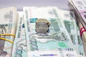 В Омской области просрочка по зарплате снизилась до 25,6 млн рублей