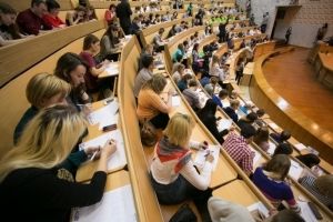 Студентов и преподавателей в Омске стало меньше