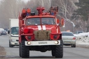 Ночью в Омске сгорел Hummer
