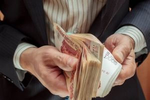В Омске бюджетникам выплатили 1,7 млрд рублей зарплаты