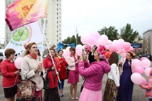 На флешмоб блондинок в Омске пришли в основном брюнетки