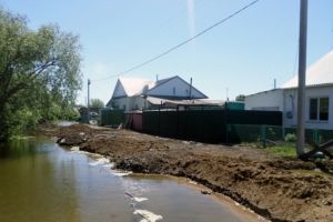 Паводок освободил еще одно село в Омской области  