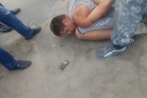 Омский пешеход, избитый после наезда автомобиля, оказался пьяным дебоширом