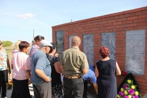 Фонд Манякина помог с установкой памятника участникам Великой Отечественной войны