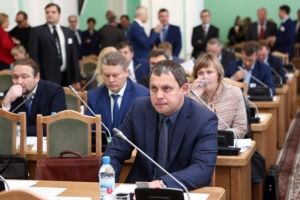 Депутаты Омского горсовета определились с порядком премирования муниципальных чиновников
