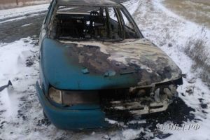 Житель Омской области спалил автомобиль на глазах хозяина
