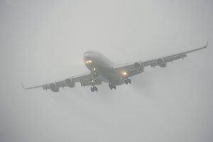 Из-за тумана, который окутал Омск, в аэропорту задерживают два рейса