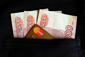 В Омской области бухгалтер начислила себе 345 тысяч лишней зарплаты