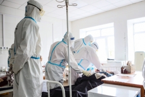 В Омской области коронавирусом заболели 385 человека и 8 умерли