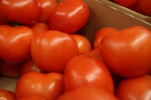 За неделю в Омске почти на 30% подорожали помидоры