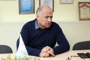 «Неудобно разговаривать»: омский предприниматель Галаванов не стал комментировать свое увольнение из холдинга Латарии