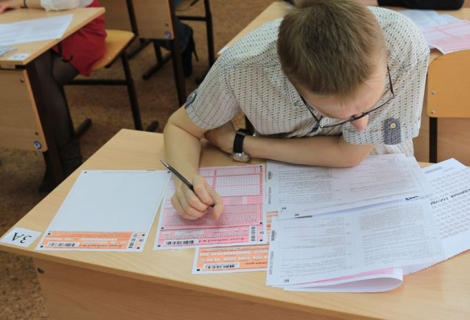 В Омске прибавилось граммар-наци 16 школьников написали ЕГЭ по русскому на 100 баллов