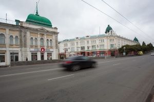 В Омске до 15 октября отремонтируют 16 автодорог в центре города