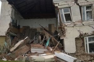 В Называевске обрушилось здание школы, построенное 55 лет назад