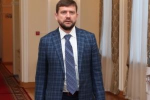 Омский депутат Макаров сложил полномочия