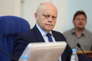 Омский губернатор встал на защиту KFC, вырубающего деревья в Нефтяниках