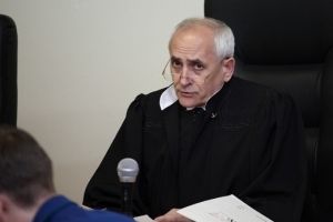 Судья Москаленко совершил суицид в парке 300-летия Омска