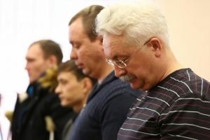 В Омске началось оглашение приговора по делу о падении крана с четырьмя погибшими