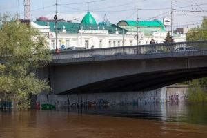 На Юбилейном мосту Омска закончили работы по выносу сетей и демонтажу ограждения