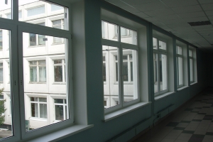 В Омске поставят пластиковые окна в 130 школах и детсадах (список) 
