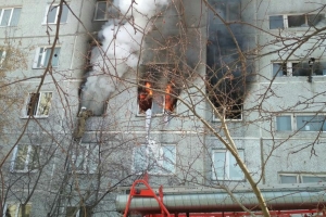 На месте взрыва газа в Омске работают 110 человек