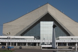 В Омске обследуют аварийный СКК им. Блинова