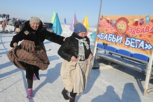 В Омской области прошли «бабьи бега» в шерстяных носках