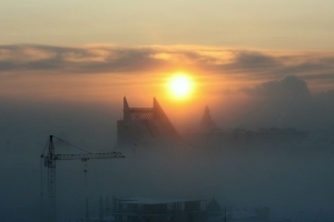 В начале новой рабочей недели на Омск опустится туман и продолжатся дожди