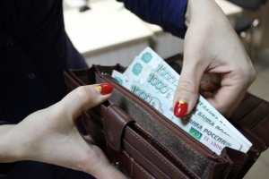 В Омске средняя зарплата выросла за месяц на 3,2% - до 32,5 тысячи рублей
