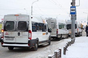 В Омске остановили 44 неисправных маршрутки
