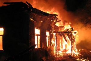 Страшный пожар в Омской области унес жизни 64-летней бабушки и 5-летней внучки