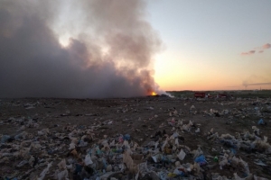 В Омске второй раз загорелся мусорный полигон