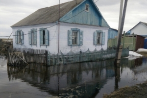 В Омской области введен режим ЧС из-за затопления дорог и домов