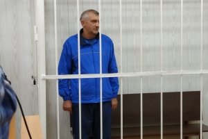 Омский суд оставил еще на месяц под домашним арестом бывшего руководителя УФССП Витрука