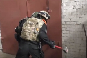 В Омске штурмом взяли «ХимПром», которое травило горожан опасными выбросами (видео)