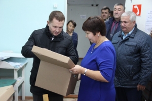 Омский парламентарий Бонковский продолжает помогать сельским ФАПам