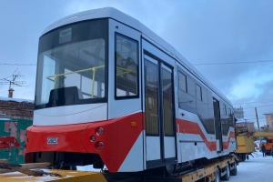 В Омске запустили «резиновый» трамвай с антивандальными сиденьями