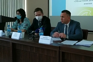 В Омске прошли общественные слушания по разделению дендропарка: активисты, выступающие против, и власти ...