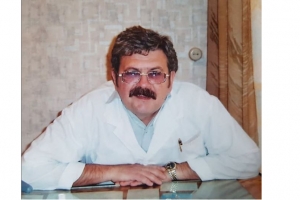 В Омске от COVID-19 умер еще один врач, отец известного тренера