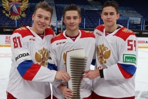Трех хоккеистов омского «Авангарда» включили в расширенный состав сборной России на МЧМ