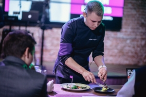 Скандалом закончилось соревнование поваров в Омске